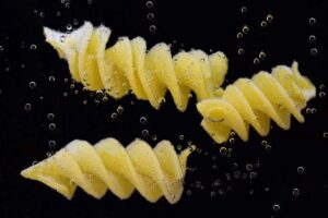 お通じツボを刺激して便秘解消する方法は？